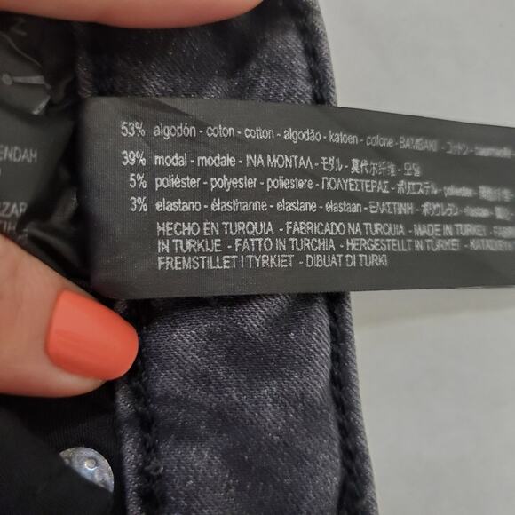 Zara | Skinny Stretch Paint Splatter Raw Hem Ankle Jeans - Picture 5 of 7